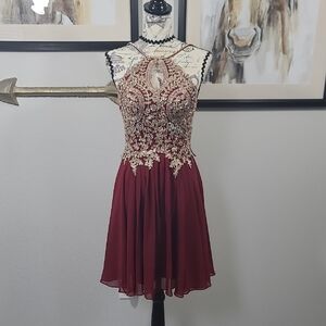 poshmark burgundy dress Maroon Dresses For Wedding for Sale up to 90% Off: YGroup_lex-long-sleeve-mini-dress How to Accessorize a Color:Red Gold